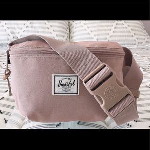 NWT Herschel Fourteen Belt Bag